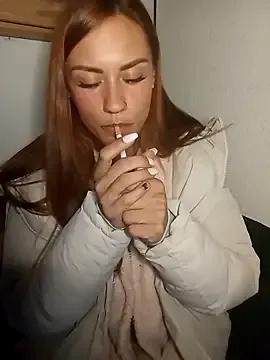 SlimBellaa on StripChat