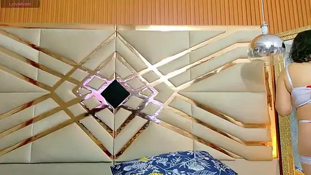 Sluttyandmature on StripChat