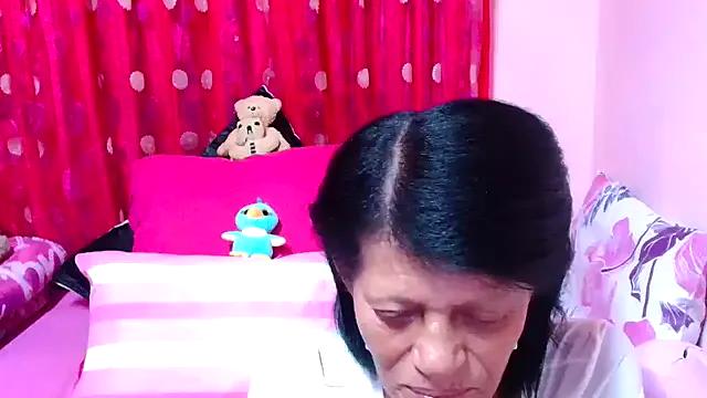 SLUTTYROXY on StripChat