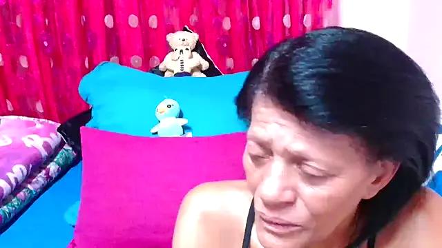 SLUTTYROXY on StripChat