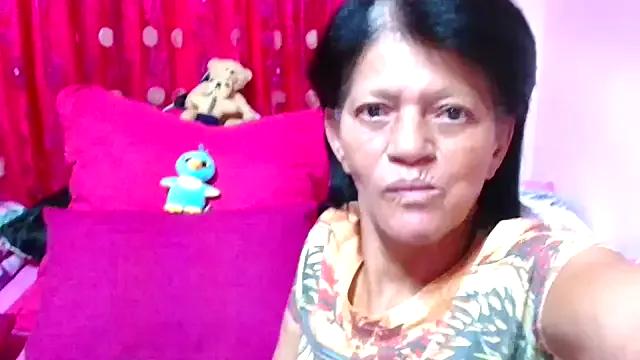 SLUTTYROXY on StripChat