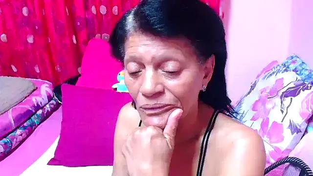 SLUTTYROXY on StripChat