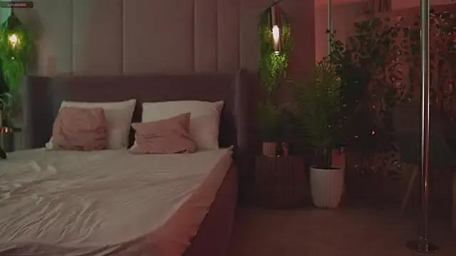 Smiley_Mia on StripChat