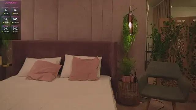 Smiley_Mia — Freechat on StripChat