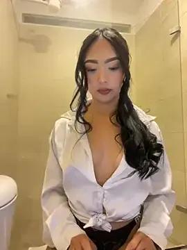 SOPHIACANDY19_ on StripChat