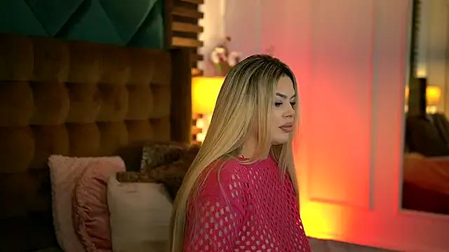 SophieBoobsX on StripChat