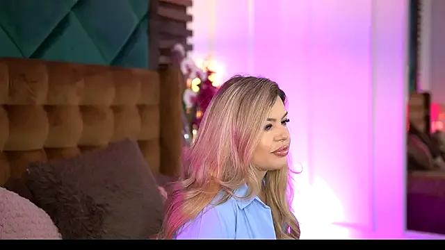 SophieBoobsX on StripChat