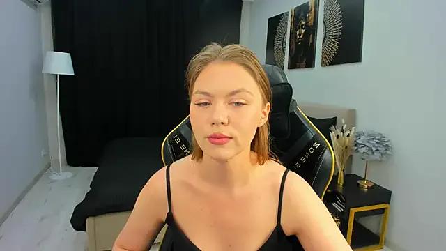 Strawberrye on StripChat