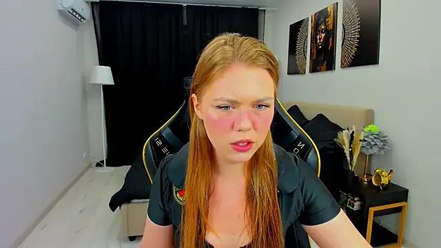 Strawberrye on StripChat