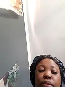 SWEETDOLLY29XX on StripChat