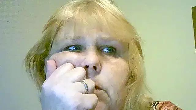 Sylviastar46 on StripChat