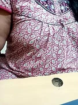 TAMIL-URVASHI on StripChat