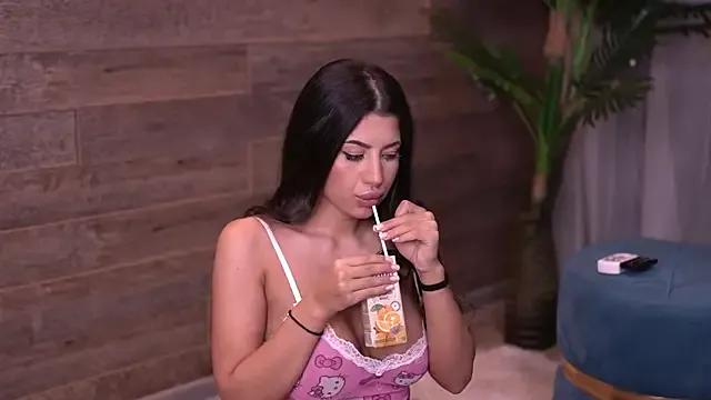 TanyaVonDe on StripChat