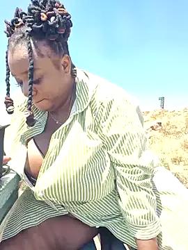 ThickianaRider on StripChat