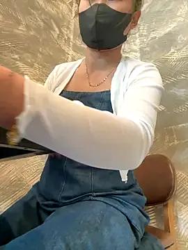 Tina_995 on StripChat