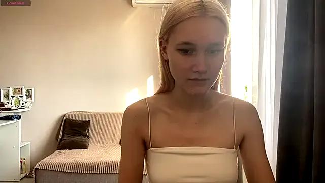 TwinedPeril on StripChat