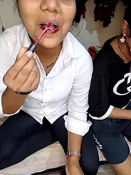 Unique_MomandDaughterrs on StripChat