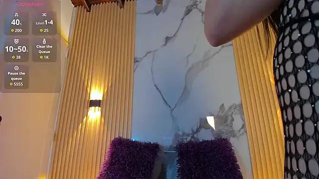 valentina_lux on StripChat