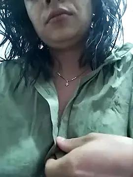 Valentina_Squirt- on StripChat