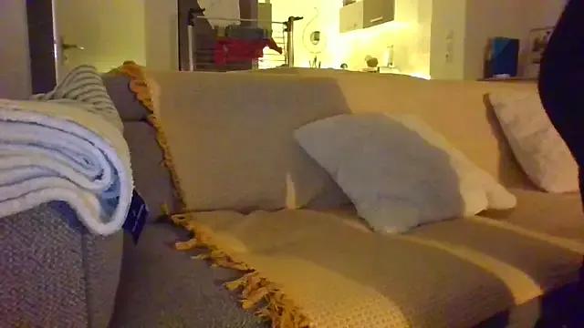 Valentinette — entierement nue