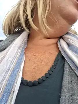 VenusAlpha on StripChat