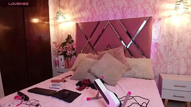 Venuss1_ on StripChat