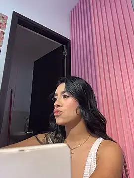 Victoria_adaams on StripChat