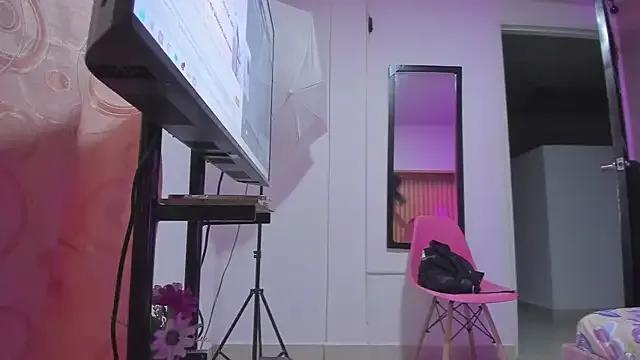 violet_taylor_ on StripChat