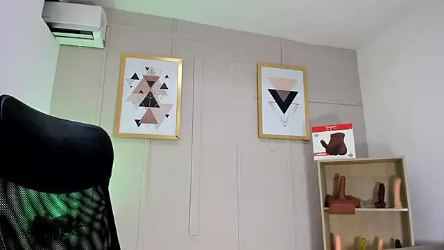 Violetta_0 on StripChat