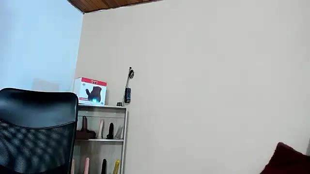 Violetta_0 on StripChat