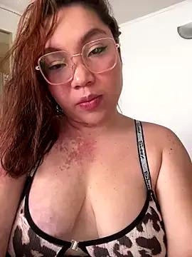 WhiteWomen on StripChat