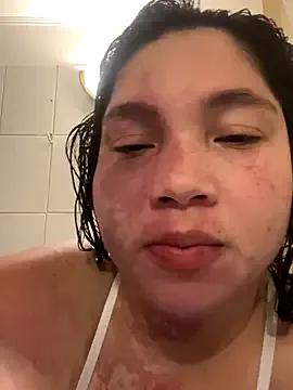 WhiteWomen on StripChat