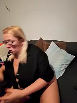 winniess40 — Doigts ass