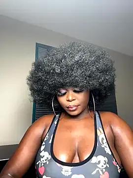 WomanNextdoor1 on StripChat