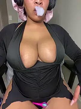 YellowHoneyDip on StripChat