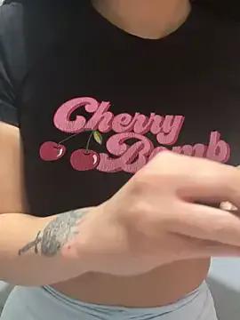 youngsexywoman on StripChat