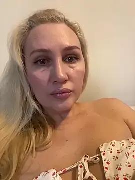 YourBlondee on StripChat