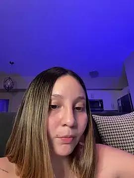 yourlilsecreet on StripChat