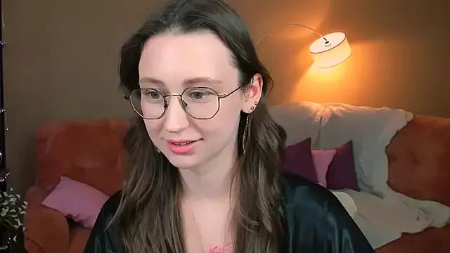 YourLovellyStory on StripChat