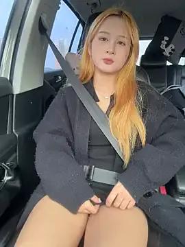 yuki_june on StripChat