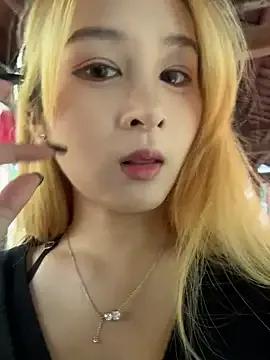 yuki_june on StripChat