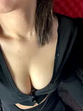 Yumii_09 on StripChat