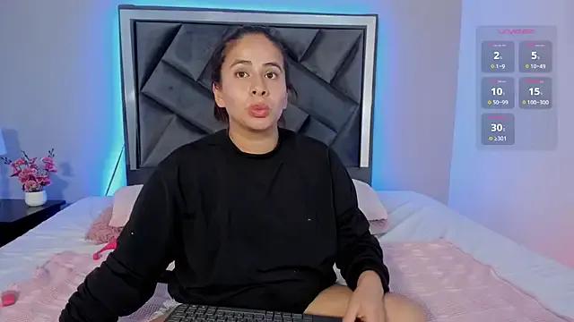 zoe_longhair on StripChat