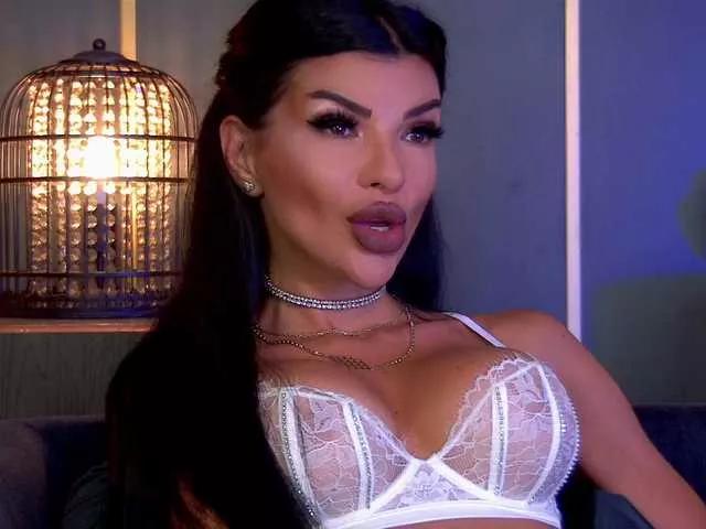 EleniaDevons on BongaCams 