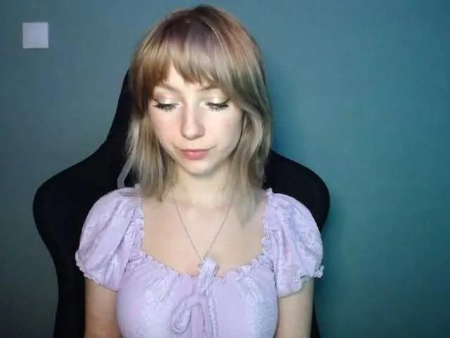 LuciaLovely's avatar