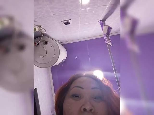 Qweentis on BongaCams 