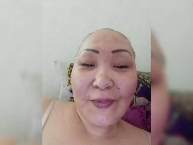 Qweentis on BongaCams 