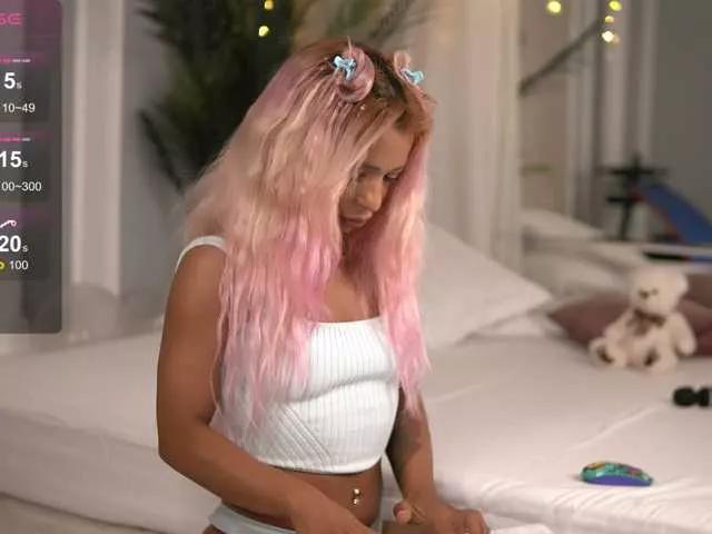 SarahRaynex on BongaCams 