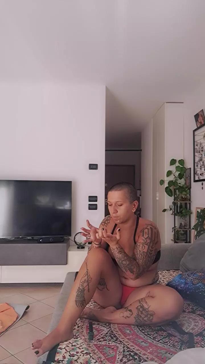 bubblybuum_ on Cam4 