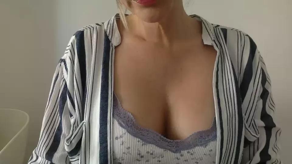JannaKnox on Cam4 